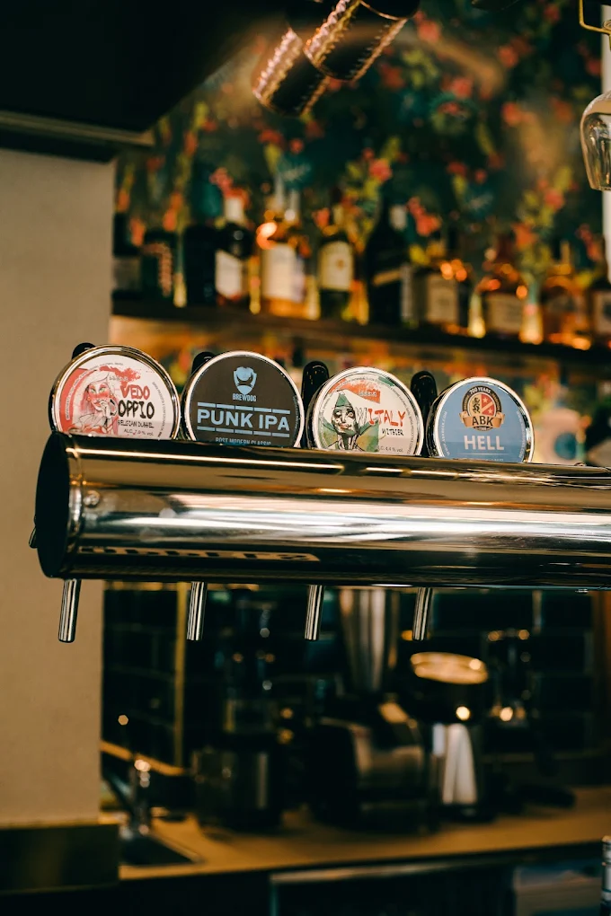 Galleria Target Lounge Bar